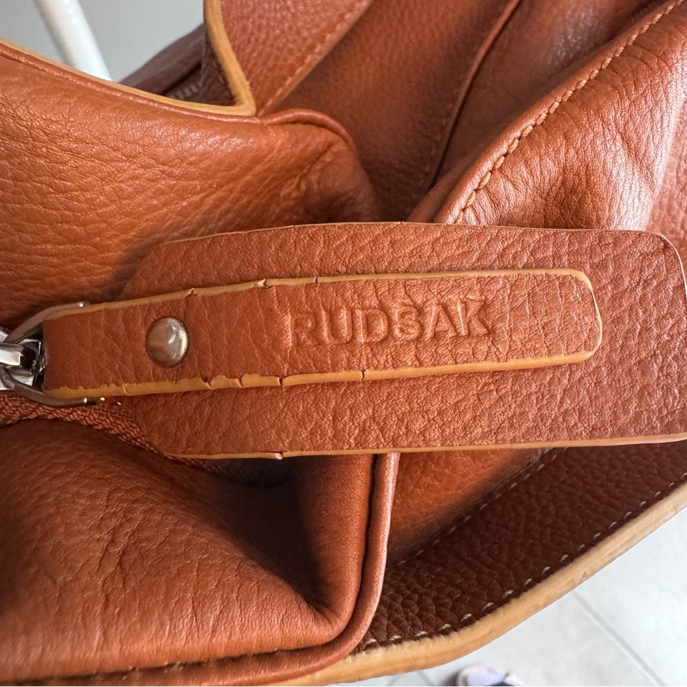 RUDSAK Genuine Leather Ladies Satchel Hand bag Shoulder bag in Brown. - Picture 15 of 16